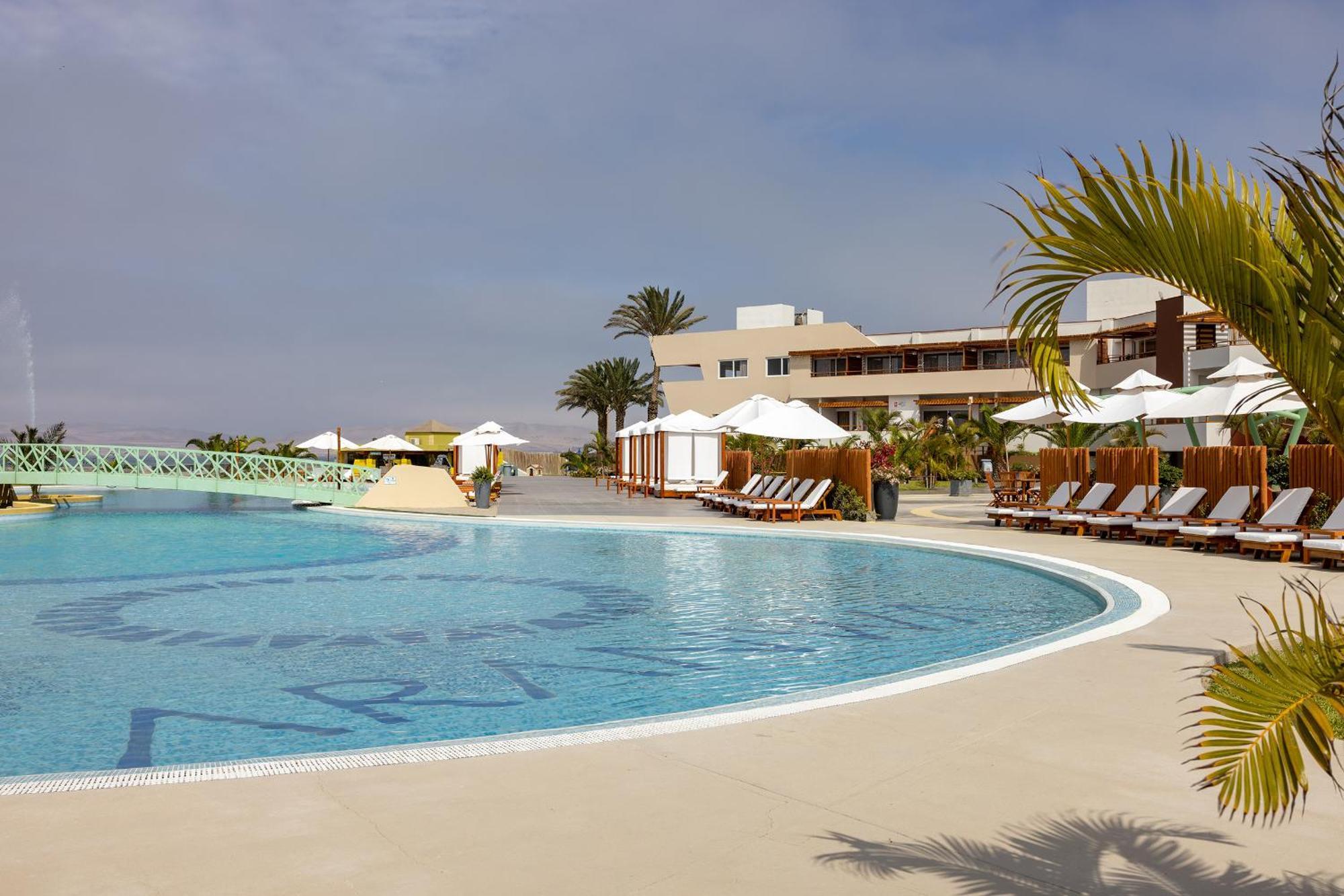 Aranwa Paracas Resort & Spa Esterno foto The swimming pool at the hotel